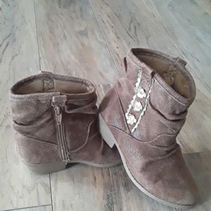 Brown faux suede zip up booties